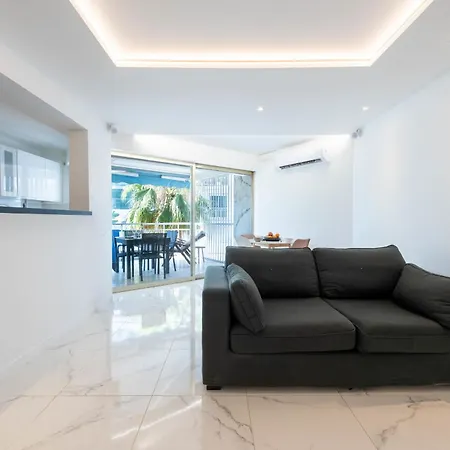 1-bd With Terrace - Mere Steps From The Cannes