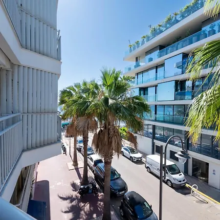 Apartment 1-bd With Terrace - Mere Steps From The