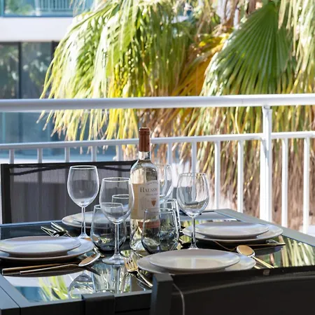 1-bd With Terrace - Mere Steps From The * Cannes