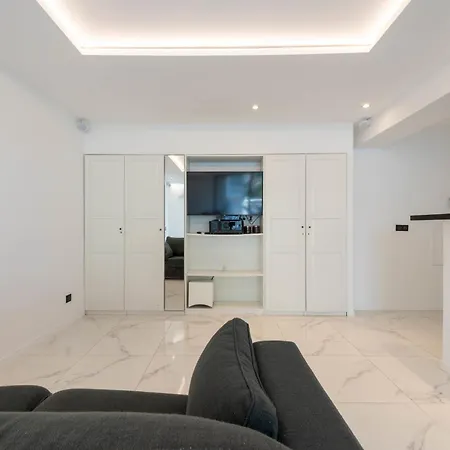 1-bd With Terrace - Mere Steps From The * Cannes