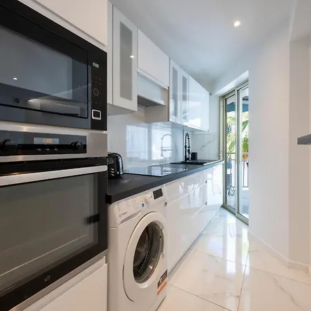 1-bd With Terrace - Mere Steps From The Cannes