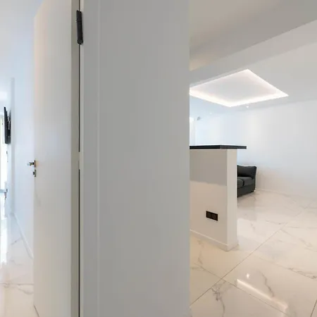 1-bd With Terrace - Mere Steps From The