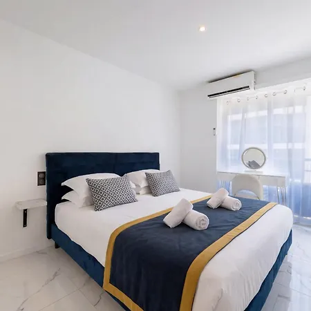 1-bd With Terrace - Mere Steps From The Cannes