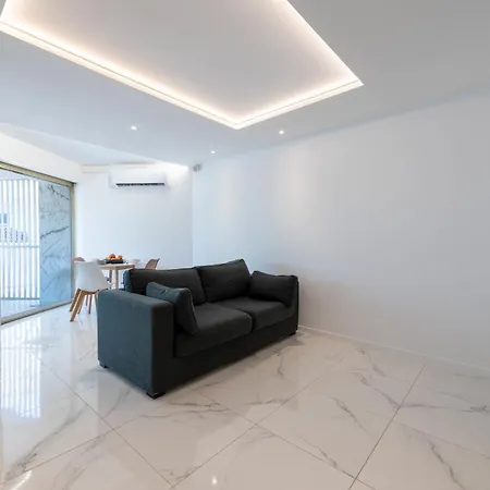 1-bd With Terrace - Mere Steps From The